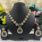 Vanya V-shape Necklace