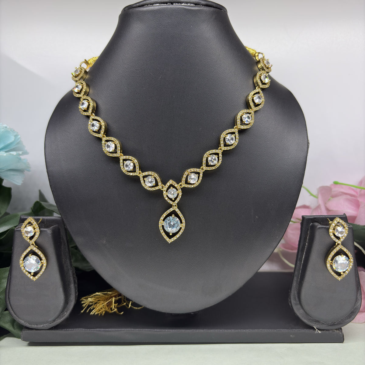 anu-ad-necklace-drop-pattern